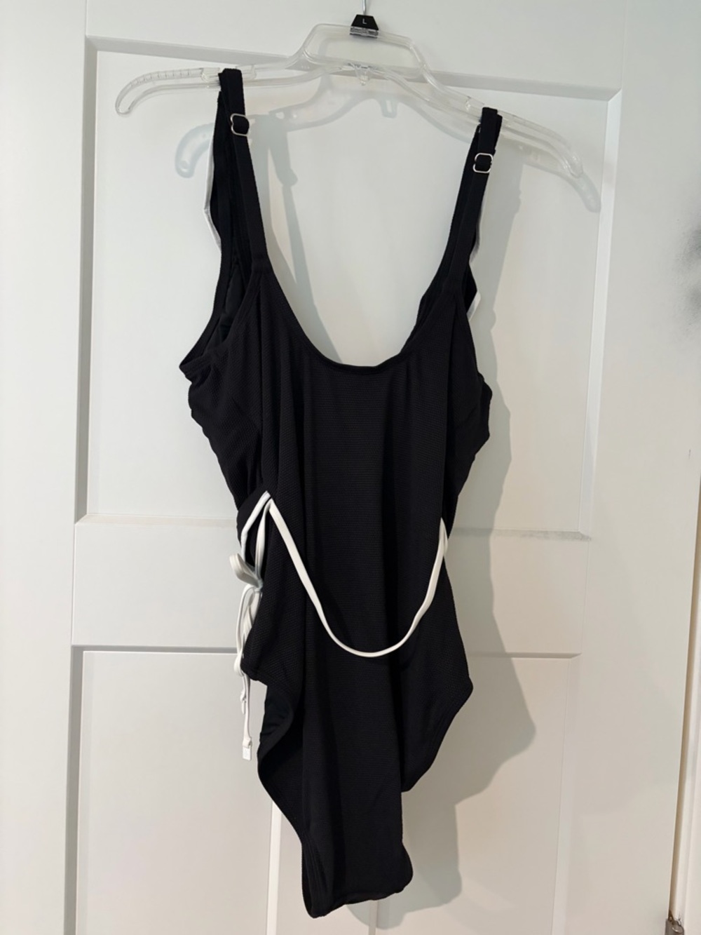 TOMMY BAHAMA WOMENS ISLAND CAYS 1 PIECE SWIMSUIT SIZE 12 BLACK/WHITE NWT! - Picture 4 of 5